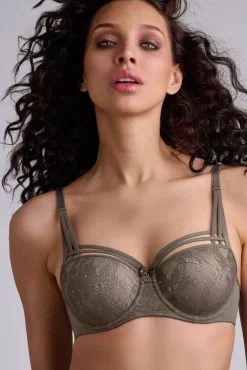 dame-de-paris-balcony-bra