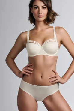 dame-de-paris-balcony-bra