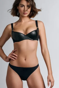 femme-fatale-demi-bra