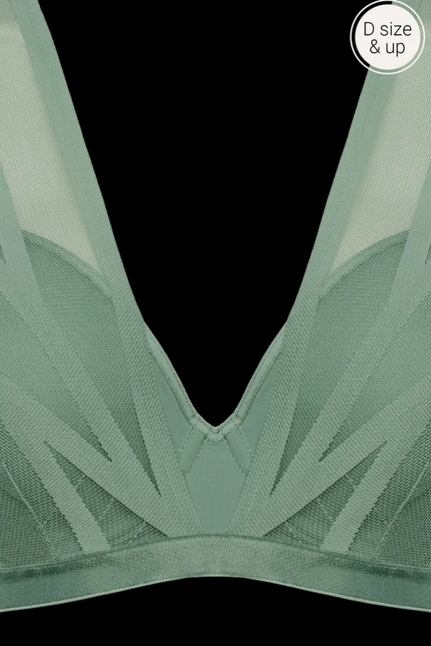 the-illusionist-plunge-bra